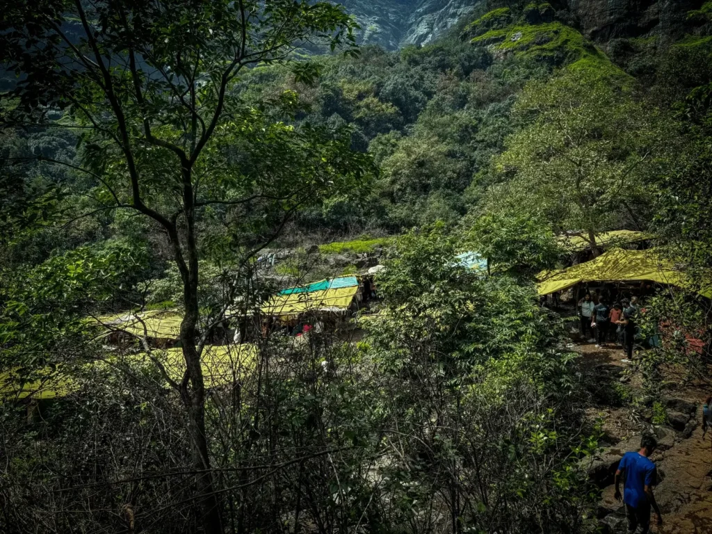 End point of Aadrai Jungle Trek, Small shops for refreshments