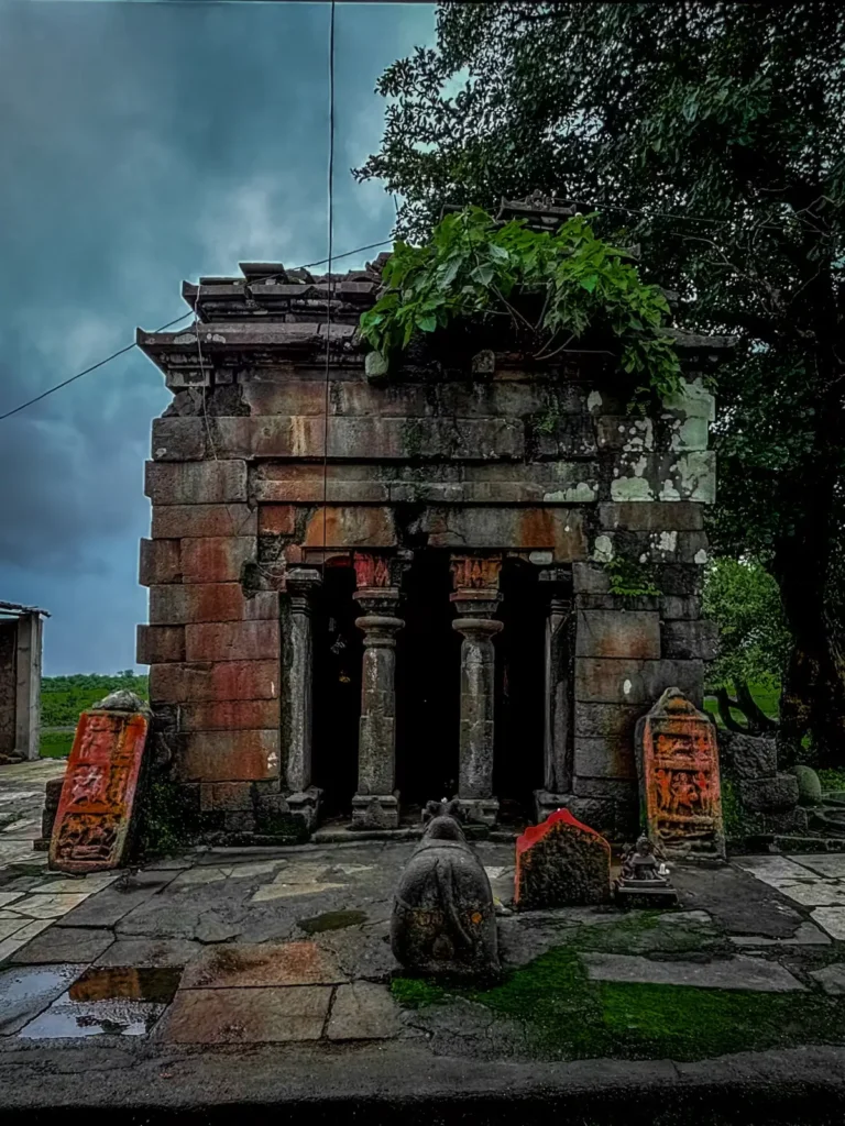 Ancient Chalukya era Nageshwar Temple, Khireshwar